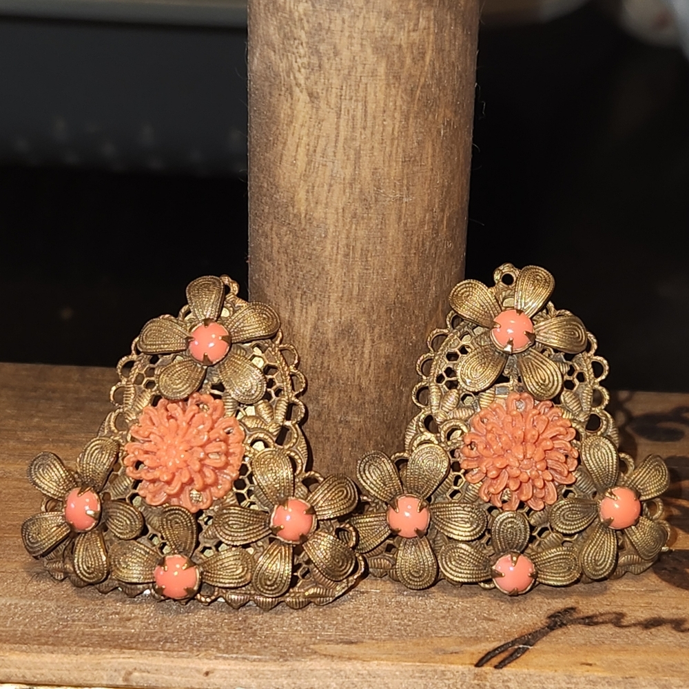 Vintage 1940's Celluloid Goldtone Dress Shoe Clips With Faux Coral Insets.